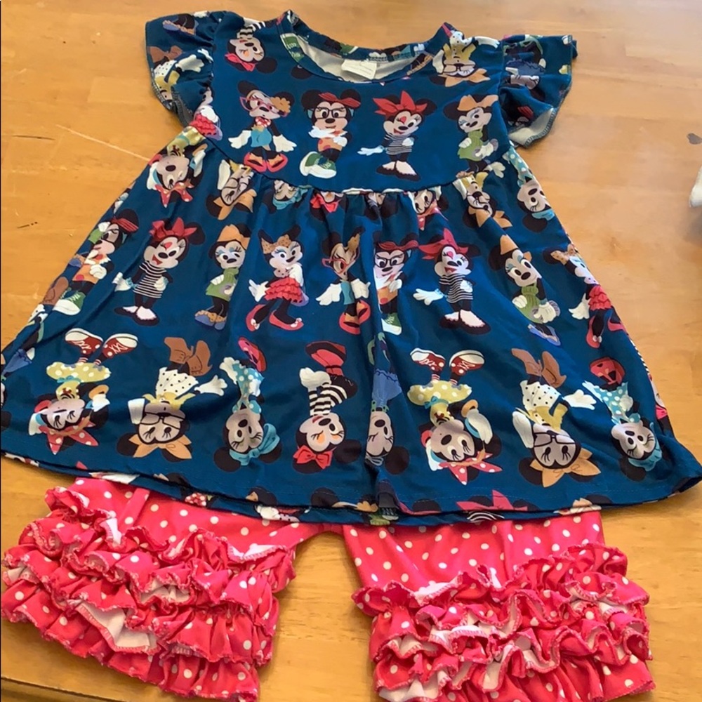 Minnie Mouse top and ruffle shorts
